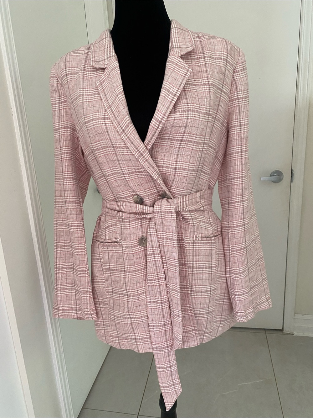 Tristan Linen in  Pink/White/Tan long sleeved Plaid Belted Blazer Jacket Size 12
